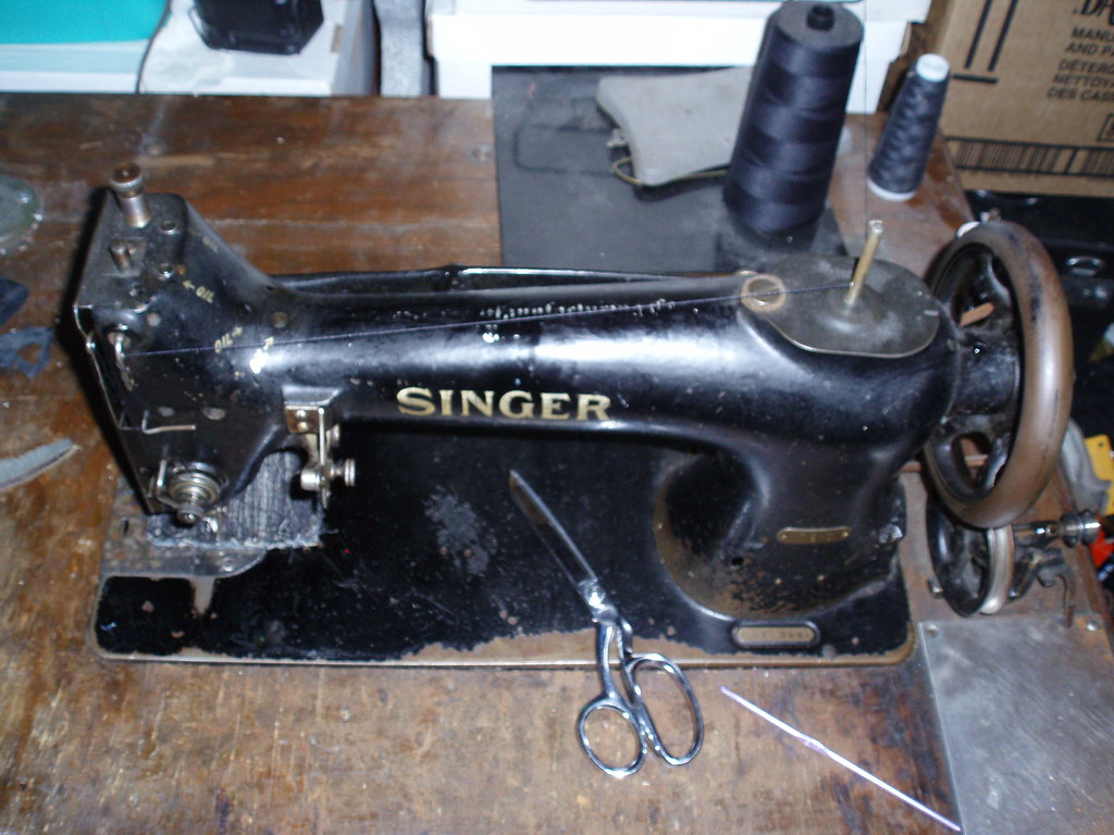 USED WALKING FOOT SEWING MACHINE. FOOT SEWING MACHINE Used walking