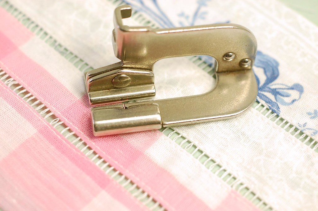 HEMSTITCH NAPKINS WHOLESALE