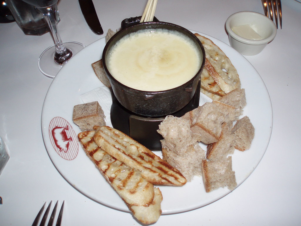 WHAT TO DIP IN CHEESE FONDUE IN CHEESE FONDUE What to dip in cheese