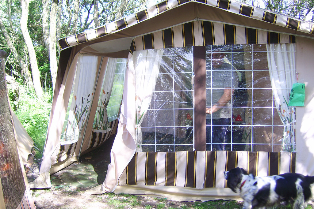 RACLET TRAILER TENT. RACLET TRAILER Raclet Trailer Tent. 2005