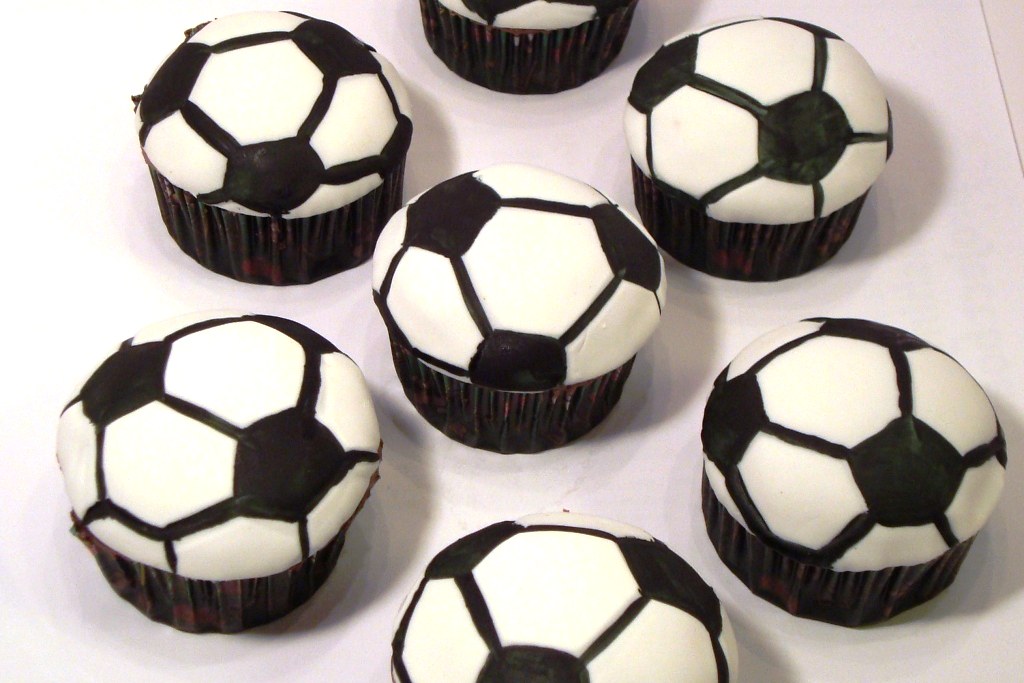 SOCCER BALL CUPCAKES SOCCER BALL SOCCER BALL CUPCAKES SOCCER NETS