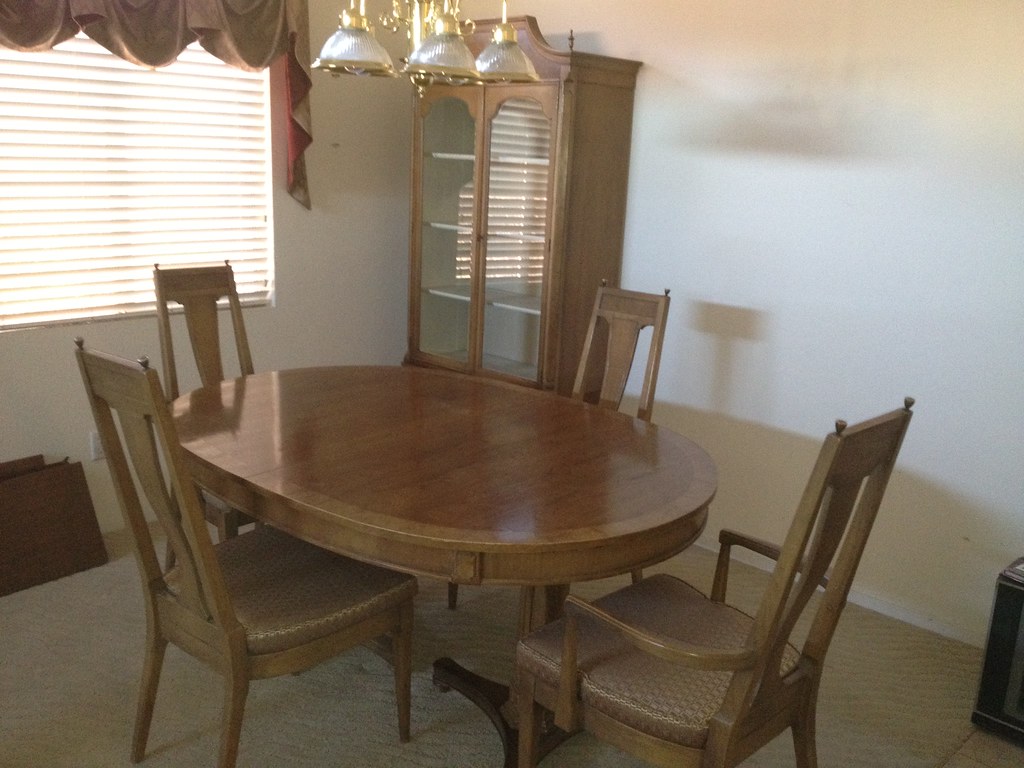 DINING ROOM TABLE SEATS 12 DINING ROOM TABLE SEATS 12