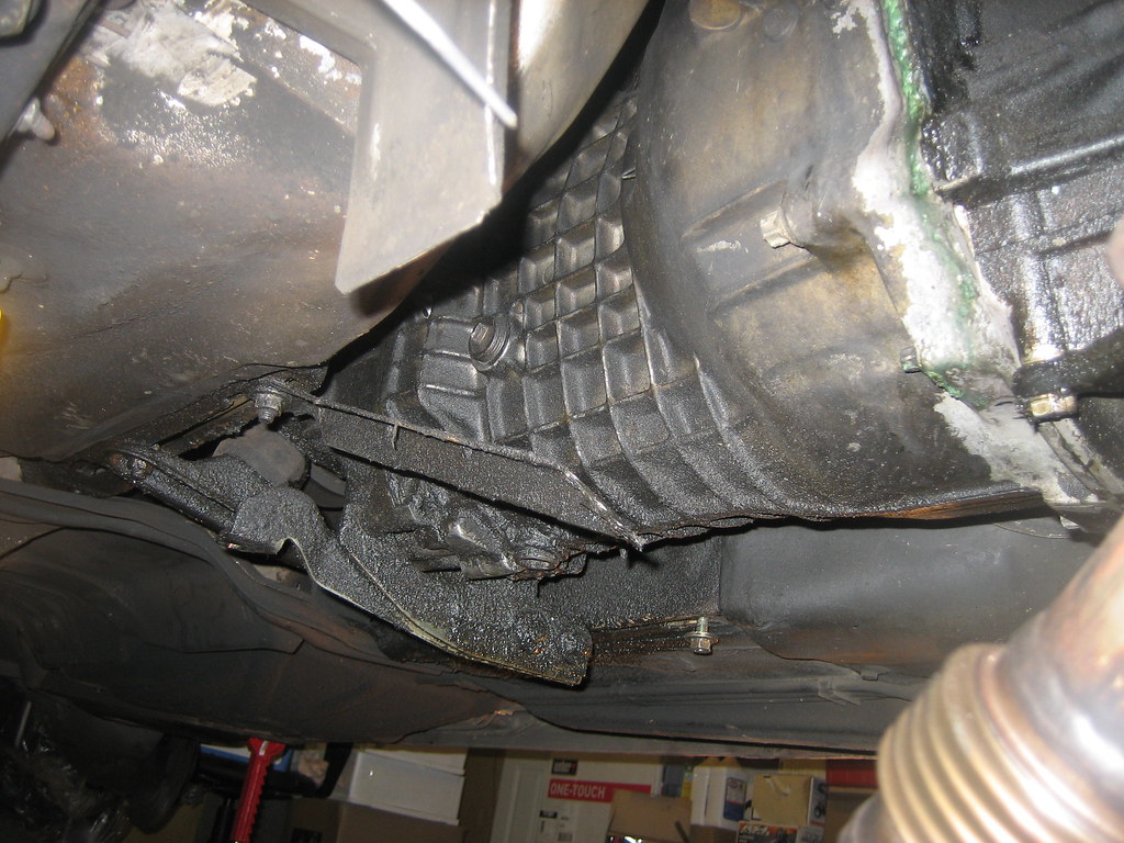 LEAKING POWER STEERING FLUID LEAKING POWER STEERING FLUID