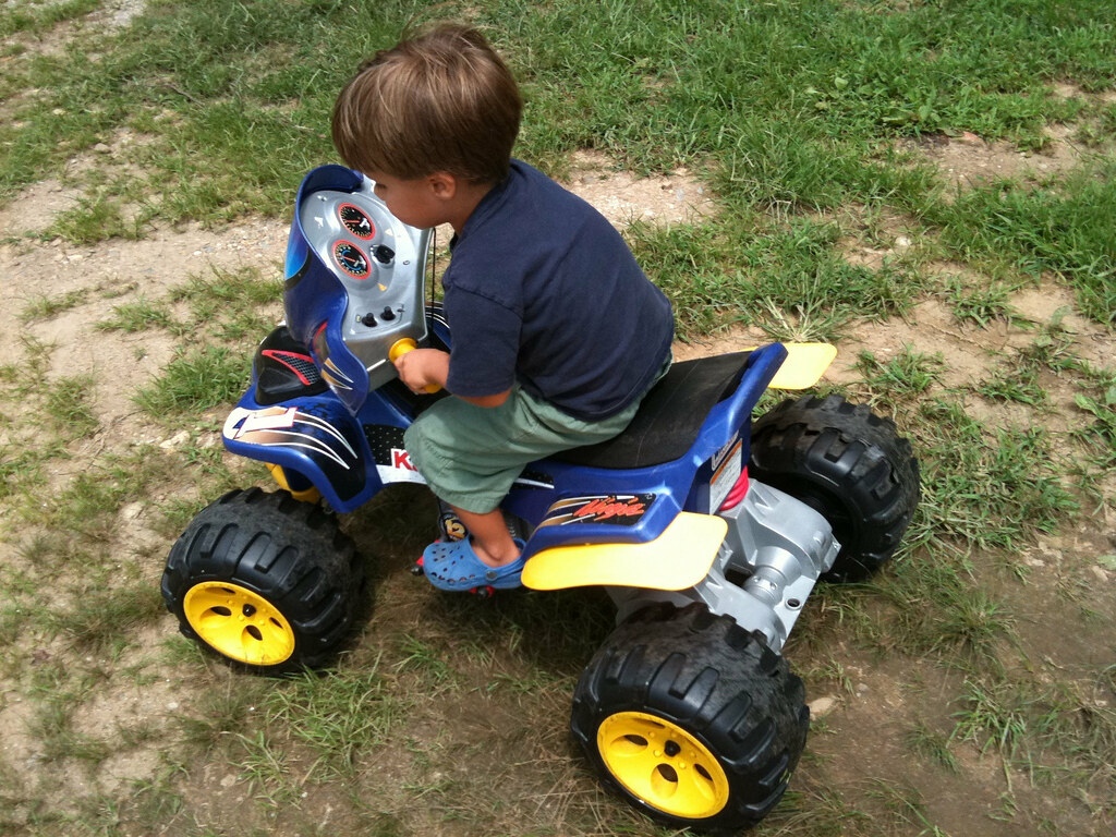 POWER WHEELS 4 WHEELER | POWER WHEELS 4 WHEELER