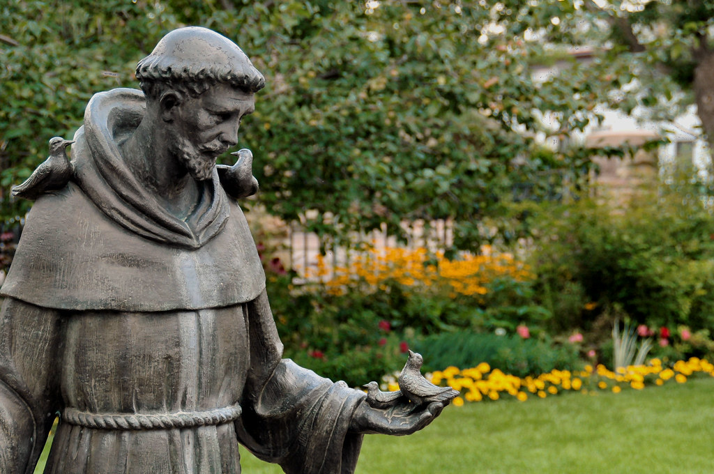 ST FRANCIS GARDEN STATUE GARDEN STATUE St Francis Garden Statue