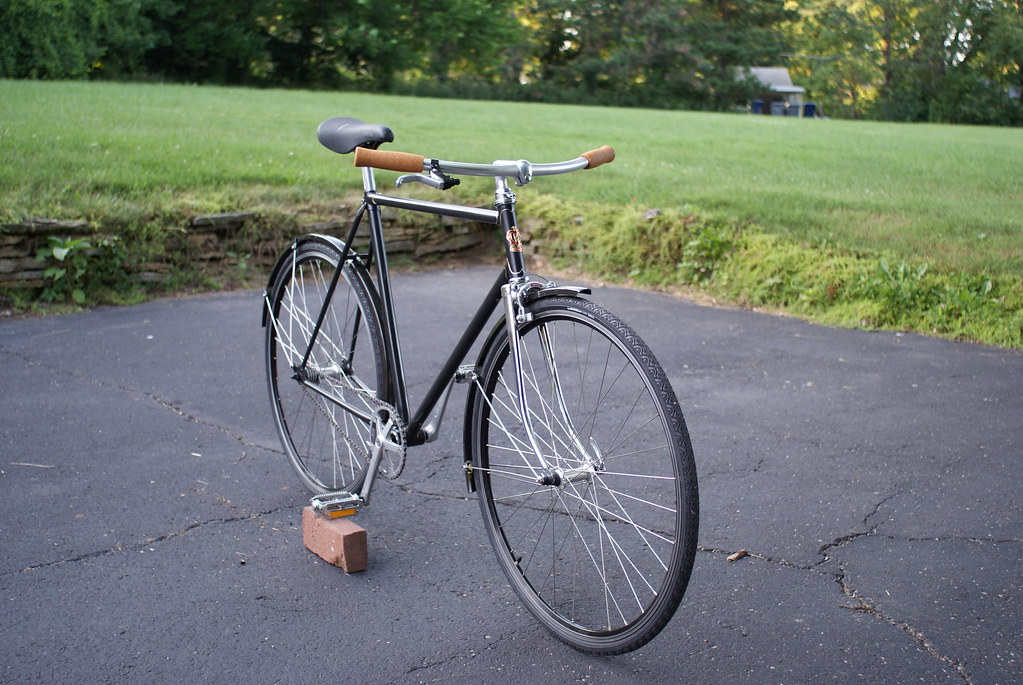 2011 MONGOOSE MAURICE CRMO SINGLE SPEED ROAD BIKE