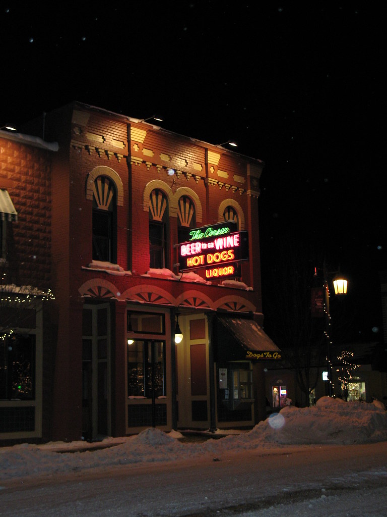 Corner Bar Rockford Mi BENUGO BAR AND KITCHEN