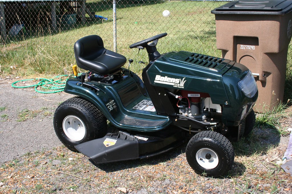 CANADIAN TIRE LAWN MOWERS