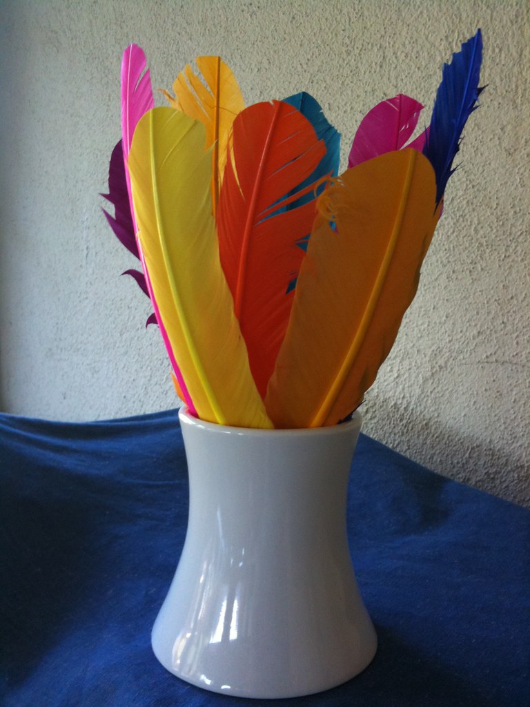 WHITE CERAMIC VASE CERAMIC VASE