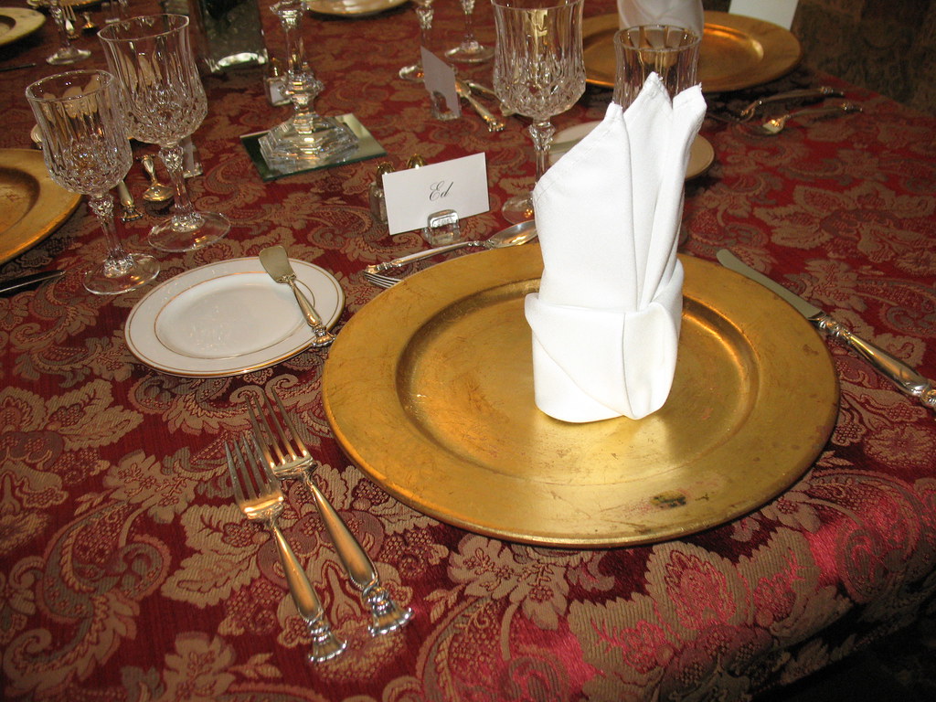 HAT NAPKIN FOLD