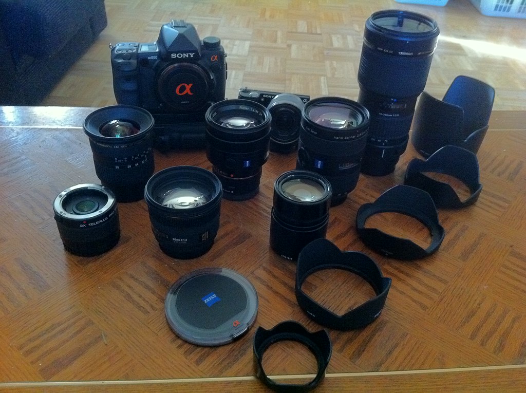 WHAT DOES SLR MEAN IN CAMERAS