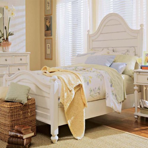 ANTIQUE WHITE BEDROOM FURNITURE