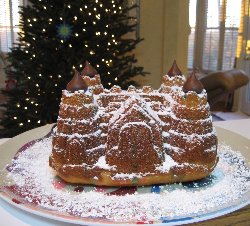 BUNDT CAKE DECORATING IDEAS