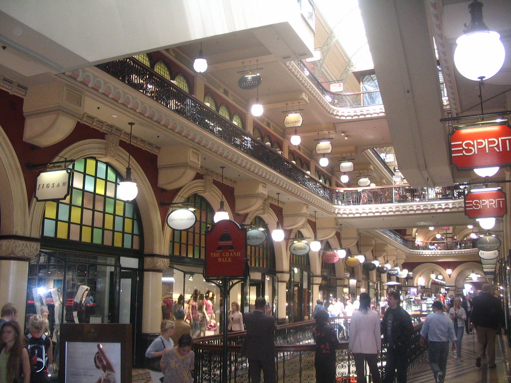 KING FLORIST. FLORIST ALTAR FLOWERS FOR WEDDING