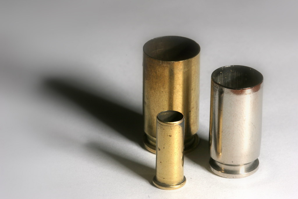 CLEANING A SEMI AUTOMATIC PISTOL CLEANING A SEMI APARTMENT CLEANING