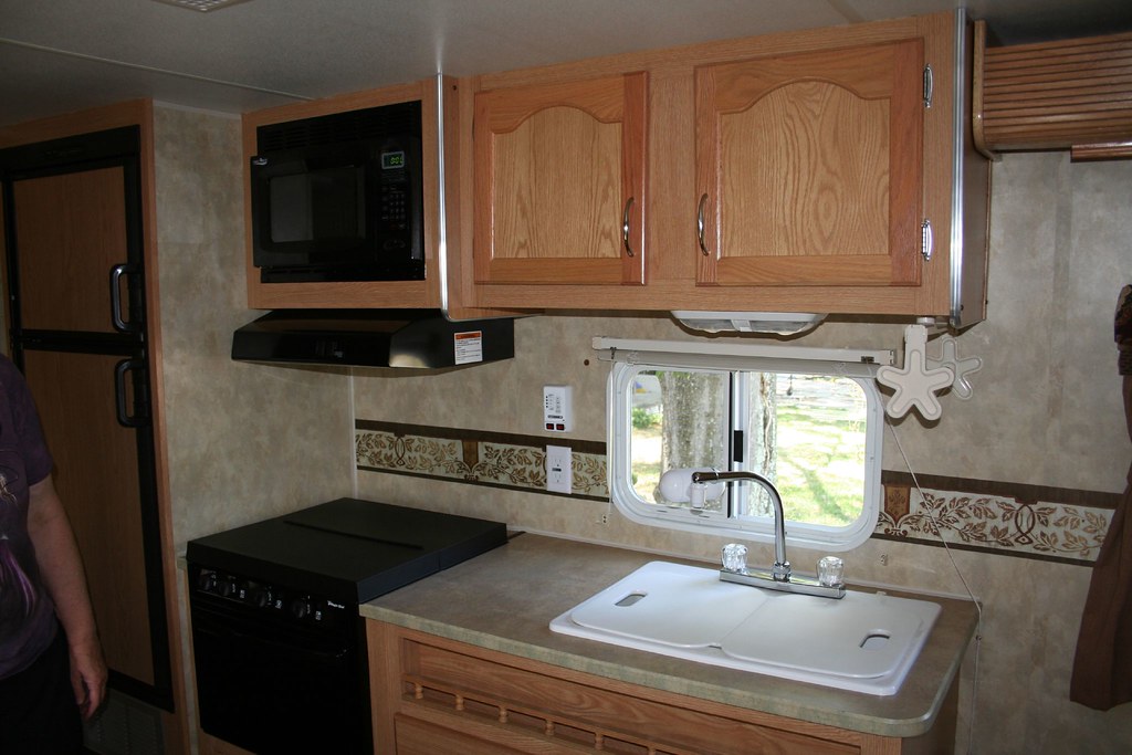 TRAVEL TRAILER REFRIGERATOR TRAILER REFRIGERATOR 75 BOTTLE WINE