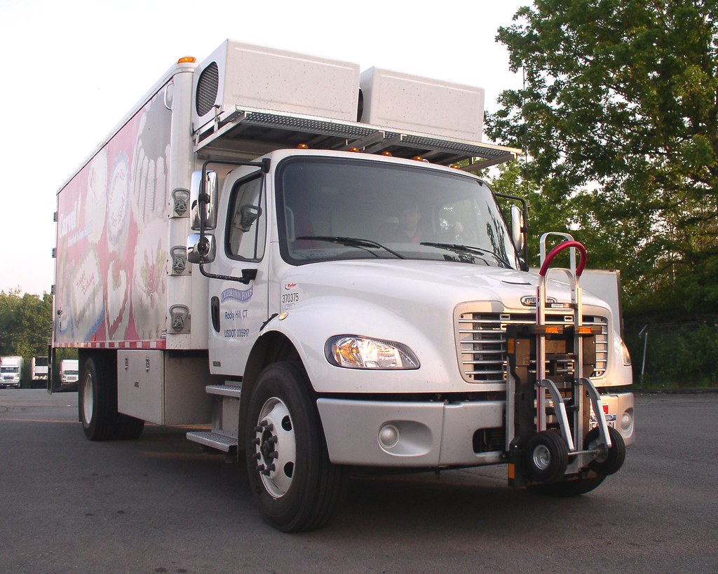 JOHNSON REFRIGERATED TRUCK BODIES JOHNSON REFRIGERATED 22 SIDE BY