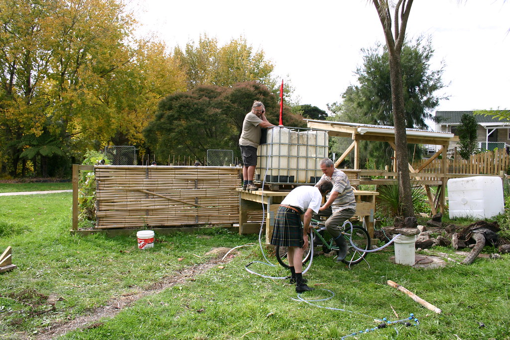 BICYCLE POWERED PUMP. BICYCLE POWERED 24 GEAR BIKE