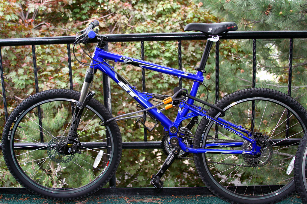 GT MOUNTAIN BIKES MOUNTAIN BIKES 6 BIKE STAND