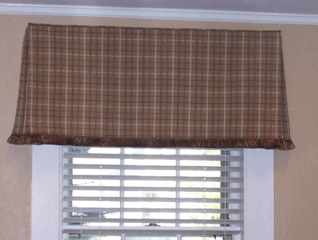VALANCE FOR VERTICAL BLINDS. VALANCE FOR 4 INCH FITTER GLASS SHADE