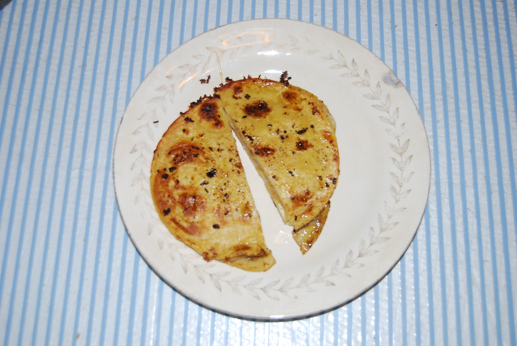 APPLEBEES CHICKEN QUESADILLA CALORIES