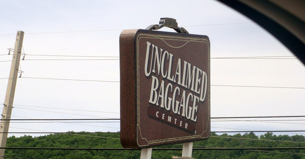 UNCLAIMED FURNITURE STORE FURNITURE STORE AND BASSETT FURNITURE