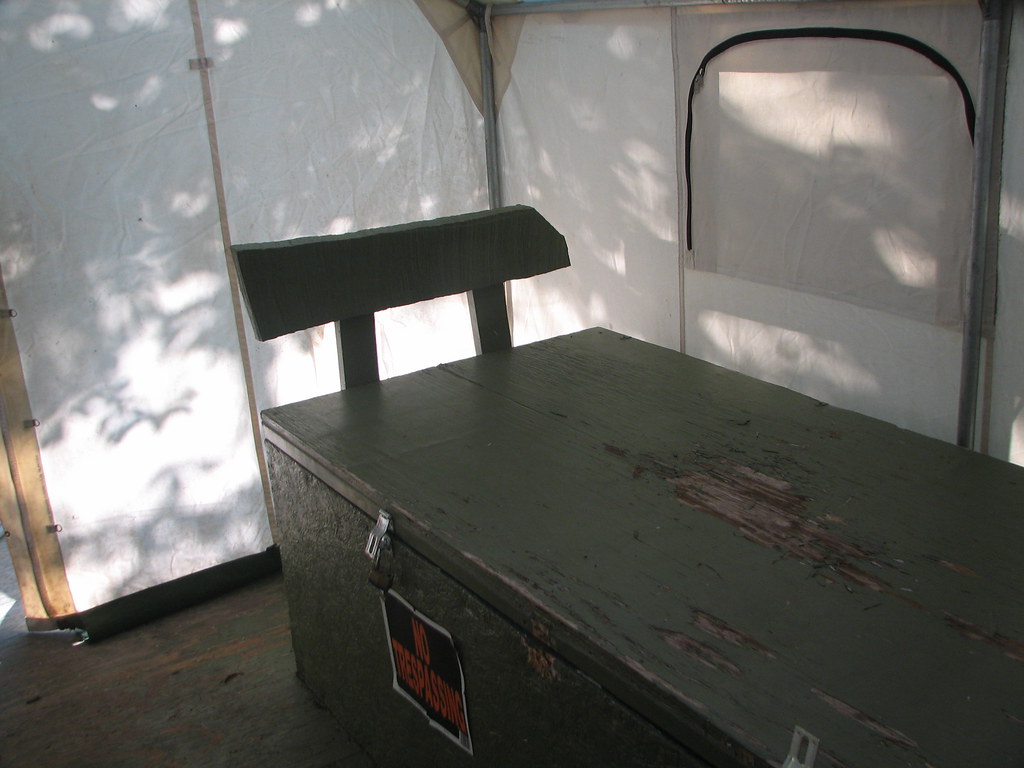 AIR BED PLATFORM AIR BED PLATFORM. CUSTOM AIR MATTRESS.