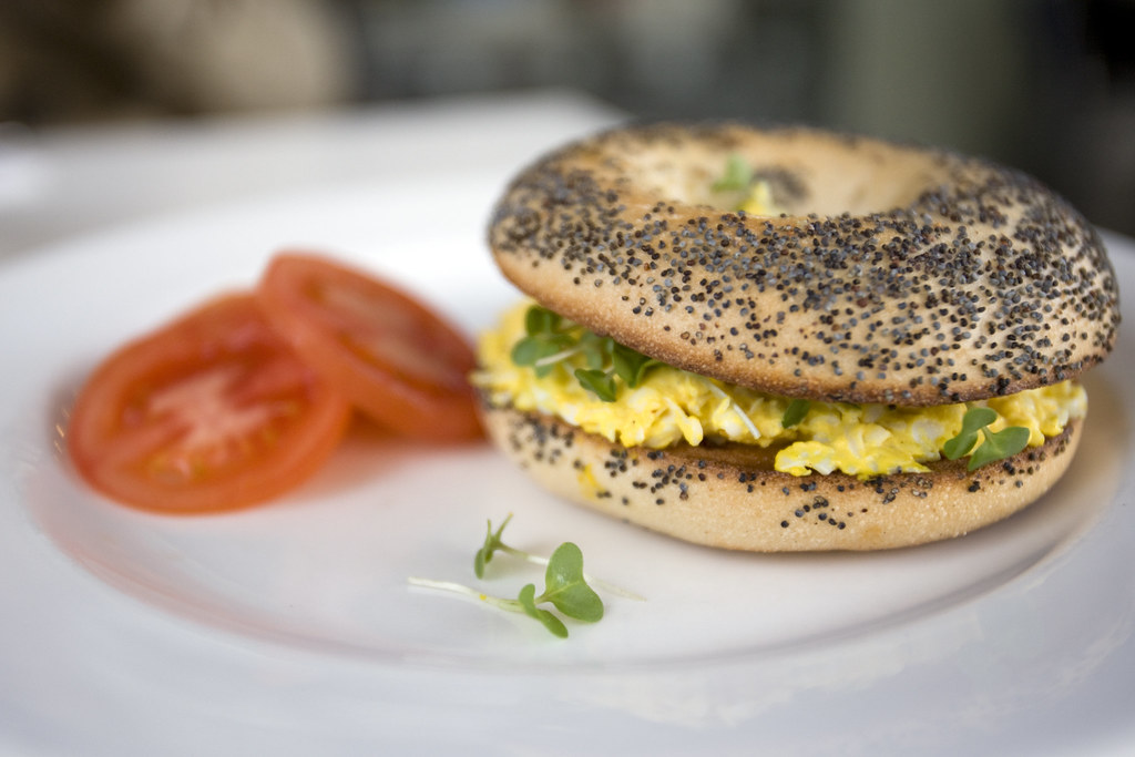 HOW MANY CALORIES IS IN A BAGEL HOW MANY CALORIES IS 3600 CALORIE