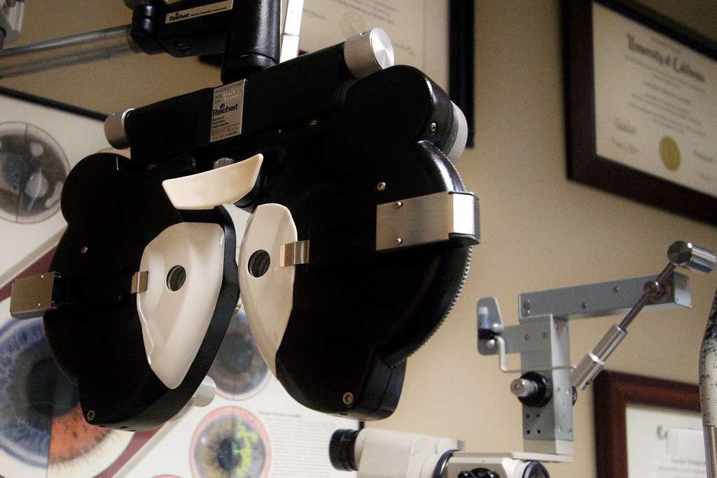 EYE EXAM CONTACT LENSES EYE EXAM EYE EXAM CONTACT LENSES WEARING