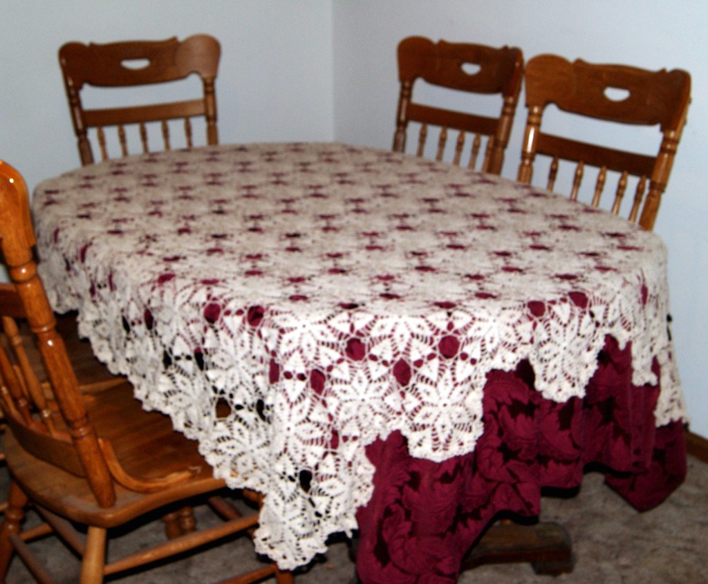 Vintage Crochet Oval Pineapple Tablecloth Pattern Elcho Table