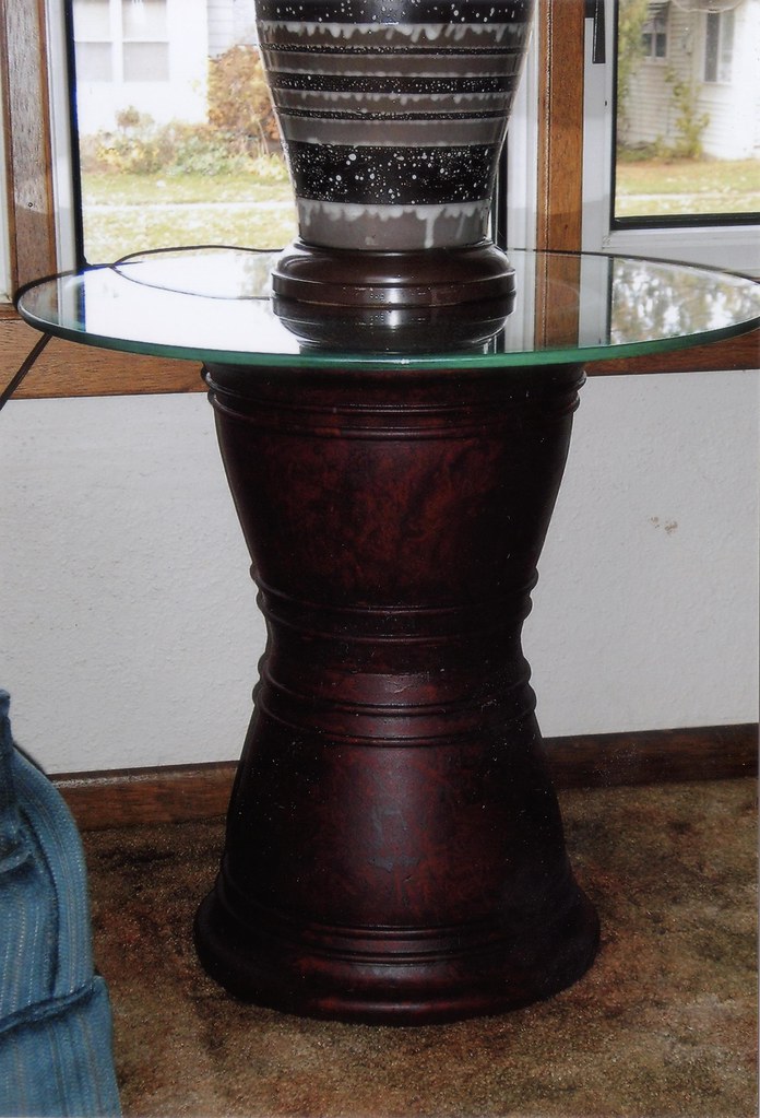 HONEY OAK END TABLE HONEY OAK ANTIQUE DUNCAN PHYFE DINING TABLE