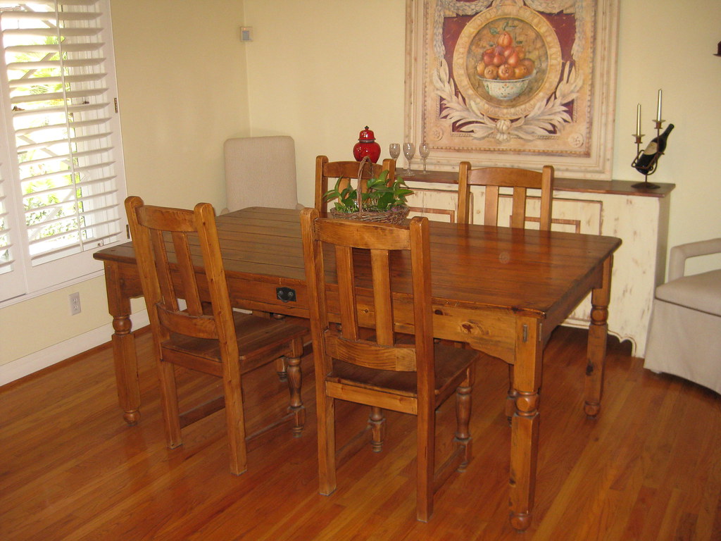 LARGE WOOD DINING TABLE. LARGE WOOD CHEAP OTTOMAN COFFEE TABLE