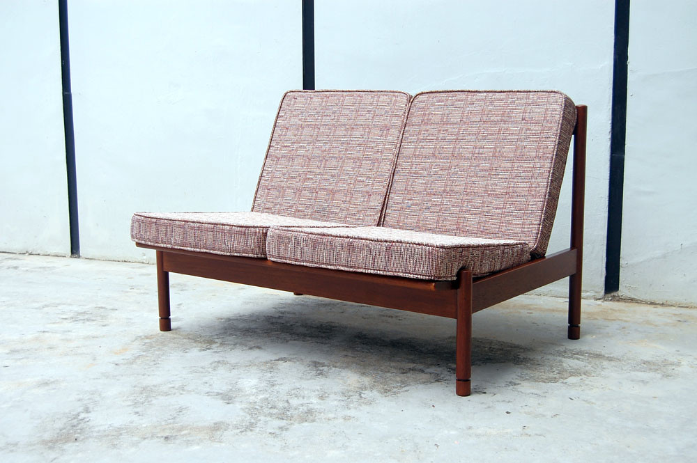 CLEANING SOFA UPHOLSTERY CLEANING SOFA ACRYLIC TUB CLEANING