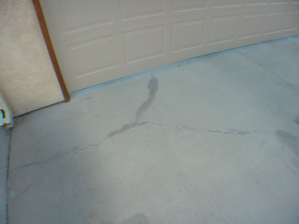 SEALING GARAGE FLOOR. SEALING GARAGE AMAZING FLOORS