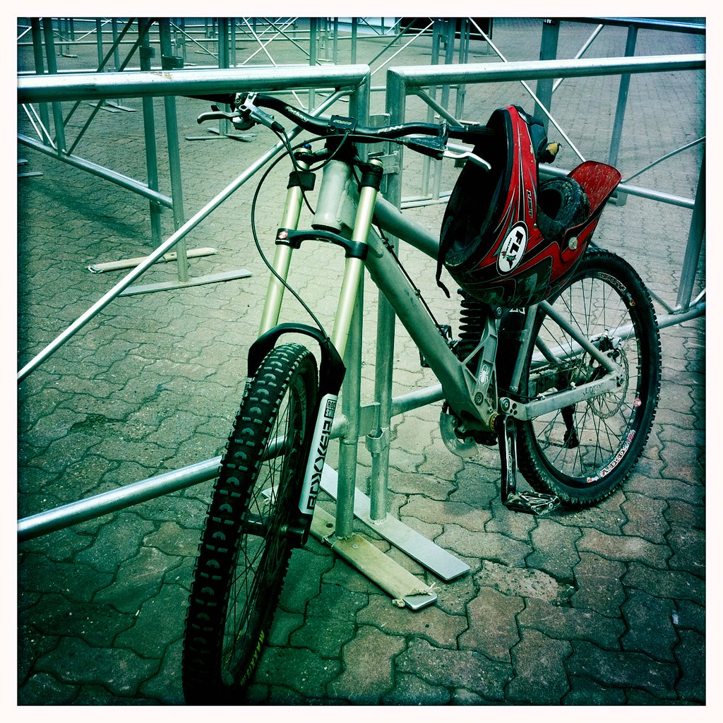 CRAZY MOUNTAIN BIKE DOWNHILL. BIKE DOWNHILL 27 ROAD BIKE TIRES Blog.hr