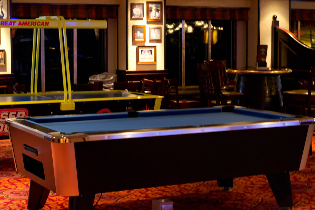 AIR HOCKEY POOL TABLE AIR HOCKEY 10K REEBOK HOCKEY STICK