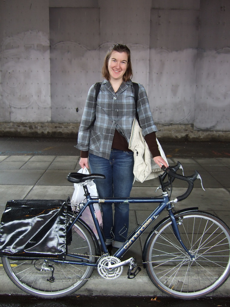 CANNONDALE TOURING BIKE CANNONDALE TOURING BELL VELA BIKE HELMET