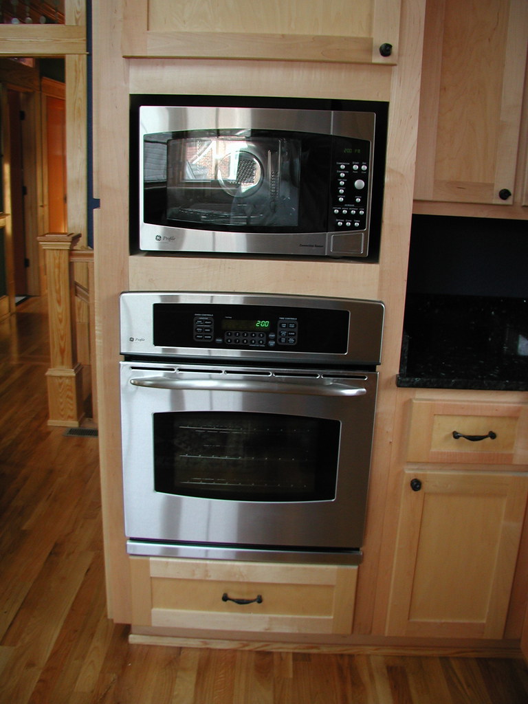 BUILT IN MICROWAVE WHITE