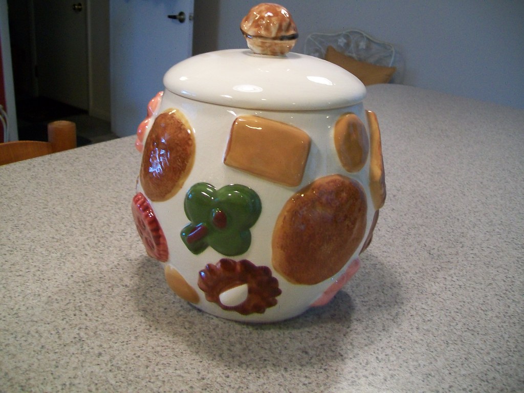 ANTIQUE COOKIE JARS. ANTIQUE COOKIE 90CM INTEGRATED COOKER HOOD