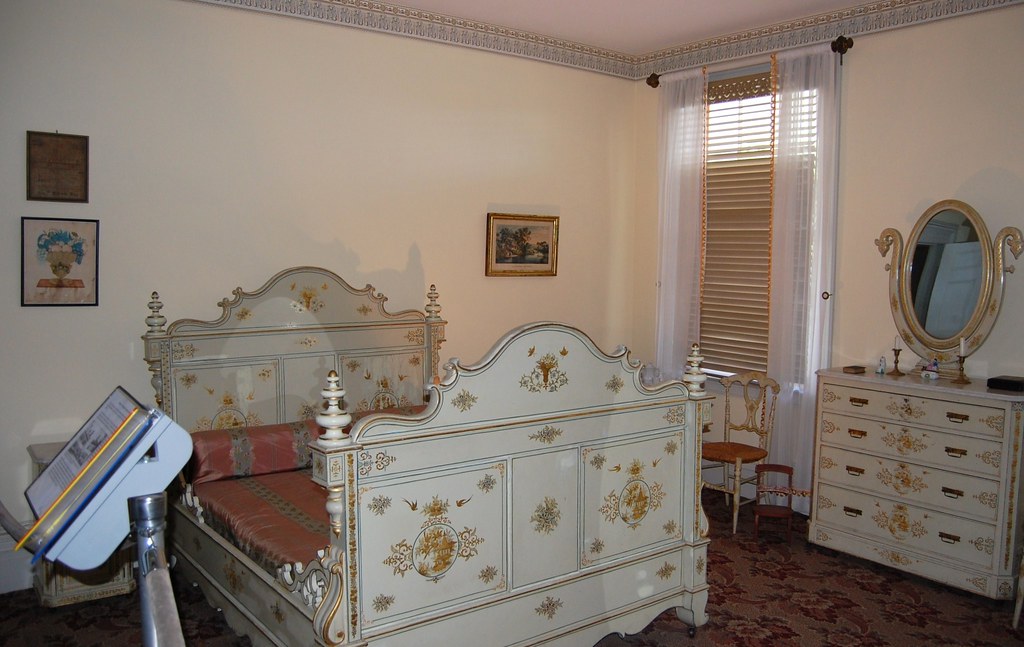 WHITE VICTORIAN BEDROOM FURNITURE BEDROOM FURNITURE CONDOR
