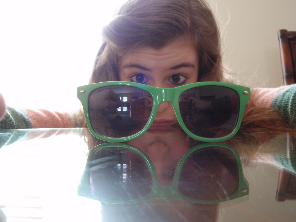 100 UV PROTECTION SUNGLASSES