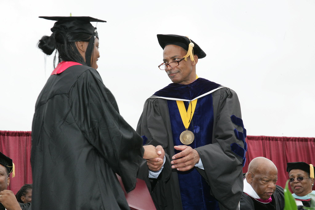 UNDERGRADUATE DEGREE IN CANADA IN CANADA ADMINISTRATION DEGREE PROGRAM