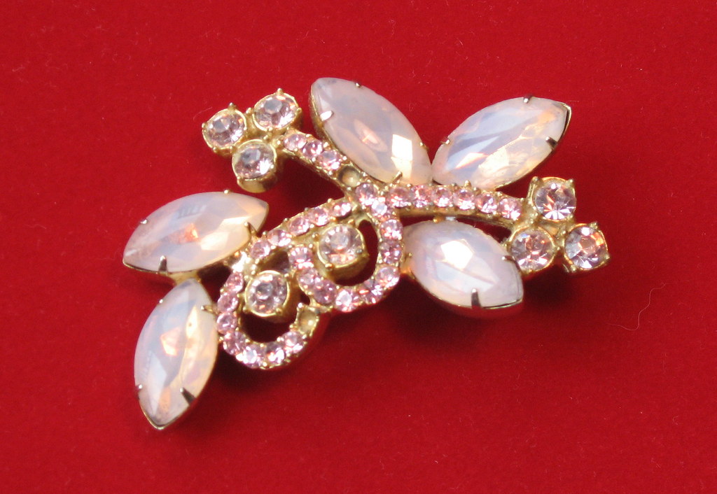 COSTUME JEWELRY. JEWELRY AND JEWELRY MAKING