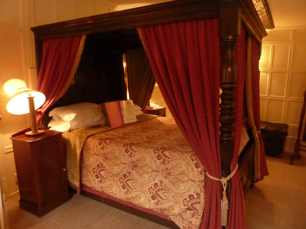 HOTEL FOUR POSTER BED HOTEL FOUR AMERICAS BEST VALUE INN HOTEL