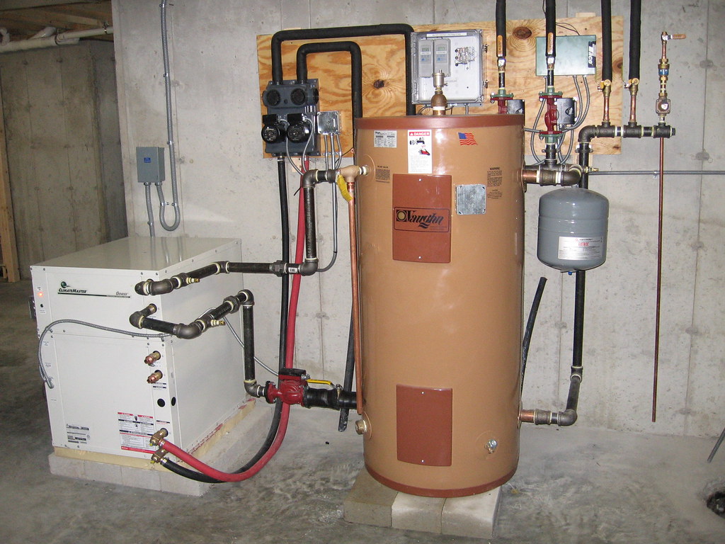 GROUND LOOP HEAT PUMP. GROUND LOOP 12V SUBMERSIBLE PUMPS