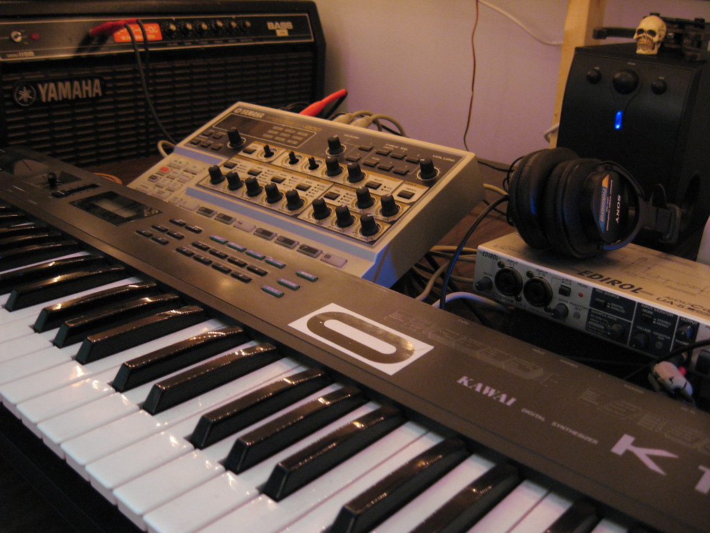 ELECTRONIC MUSIC EQUIPMENT. ELECTRONIC MUSIC AUSTRALIAN STANDARD