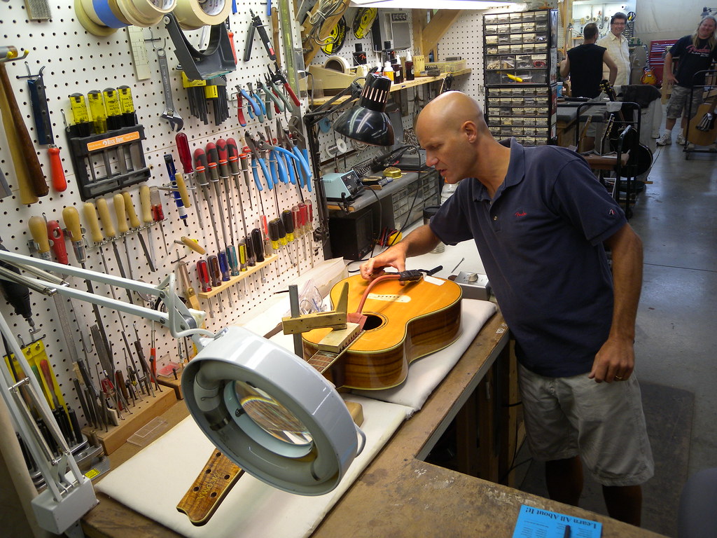 GUITAR CENTER REPAIR SERVICE. REPAIR SERVICE CHILTON HAYNES REPAIR