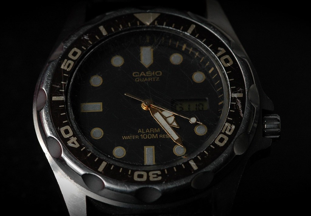 DIGITAL DIVE WATCHES