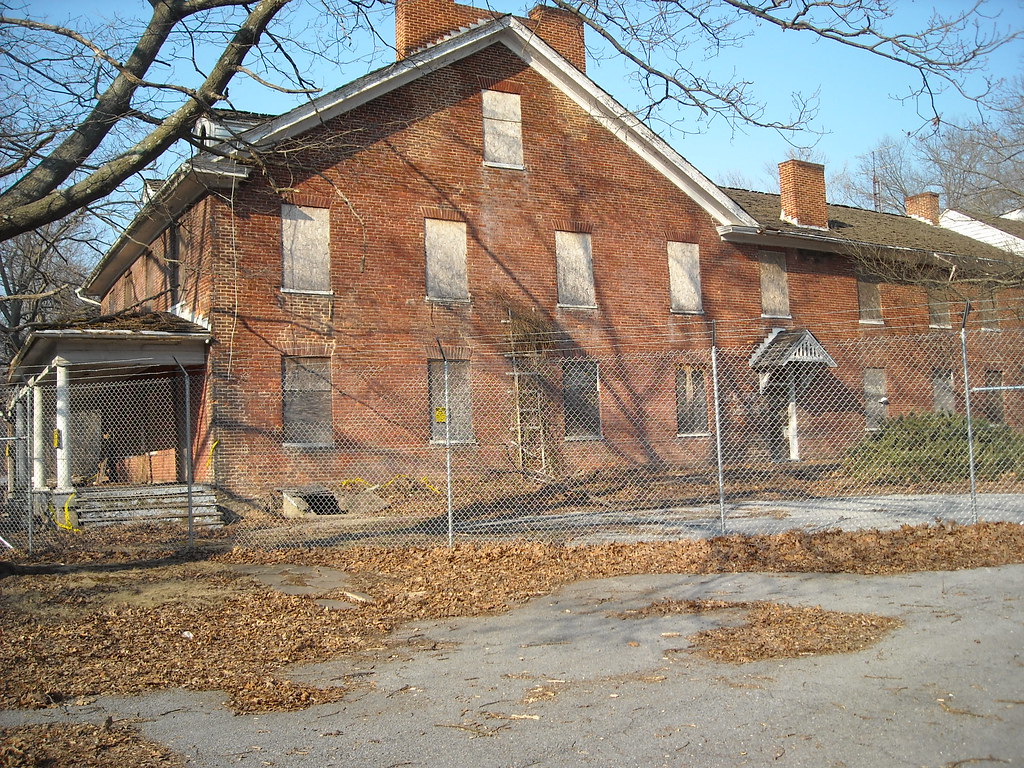 AMITY HALL HOTEL. HALL HOTEL IN BORA BORA