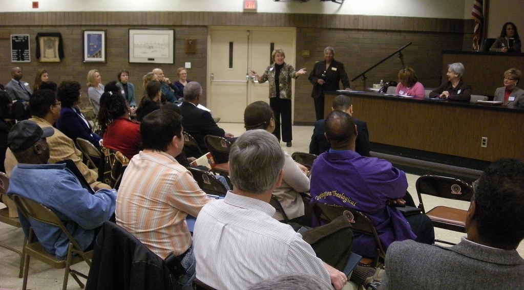 COMMUNITY HEALTH CLUB. HEALTH CLUB CADENCE 1005 TREADMILL
